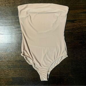 ✨NEW LISTING✨ Fashion Nova - Cream Strapless Bodysuit